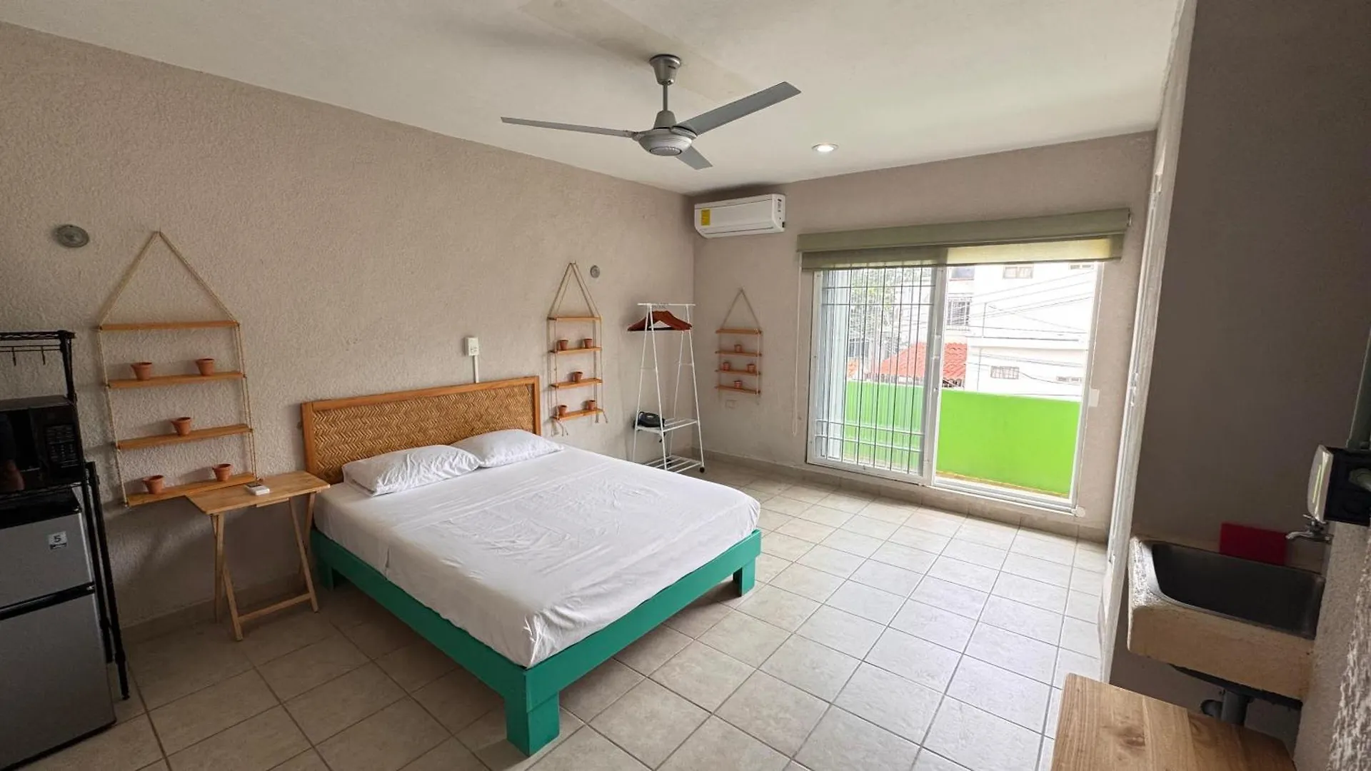 Guest house Burgos Studio Cancun