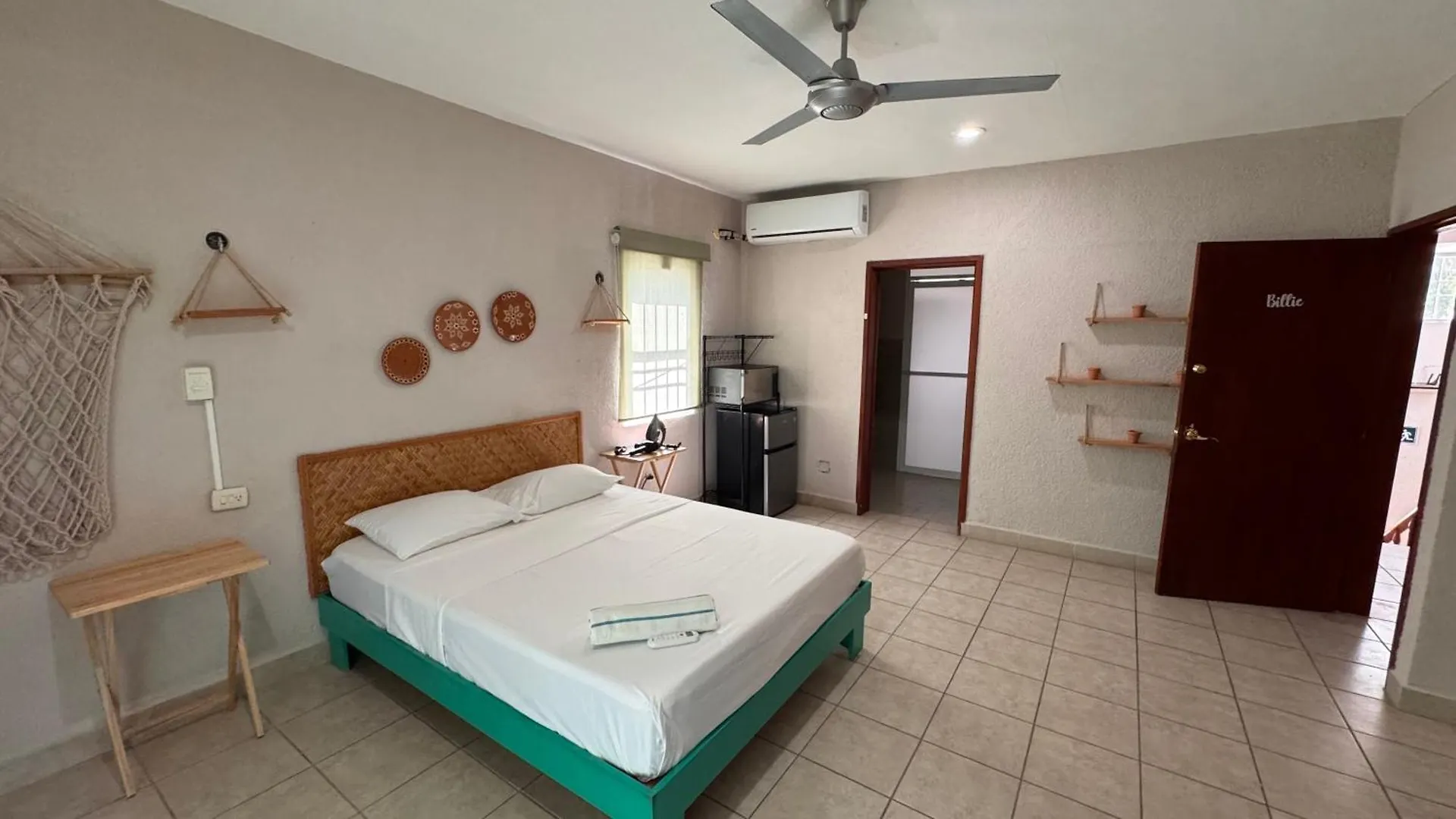Burgos Studio Cancún 0*,