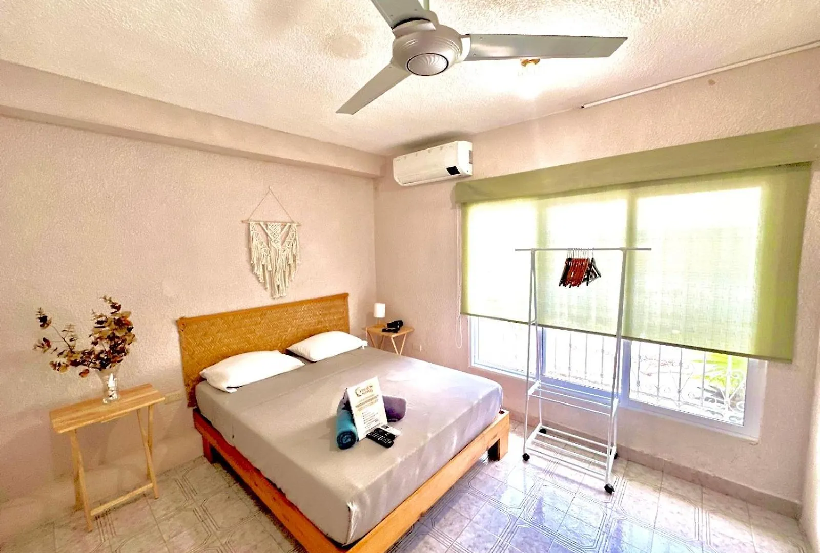 Burgos Studio Cancún 0*,
