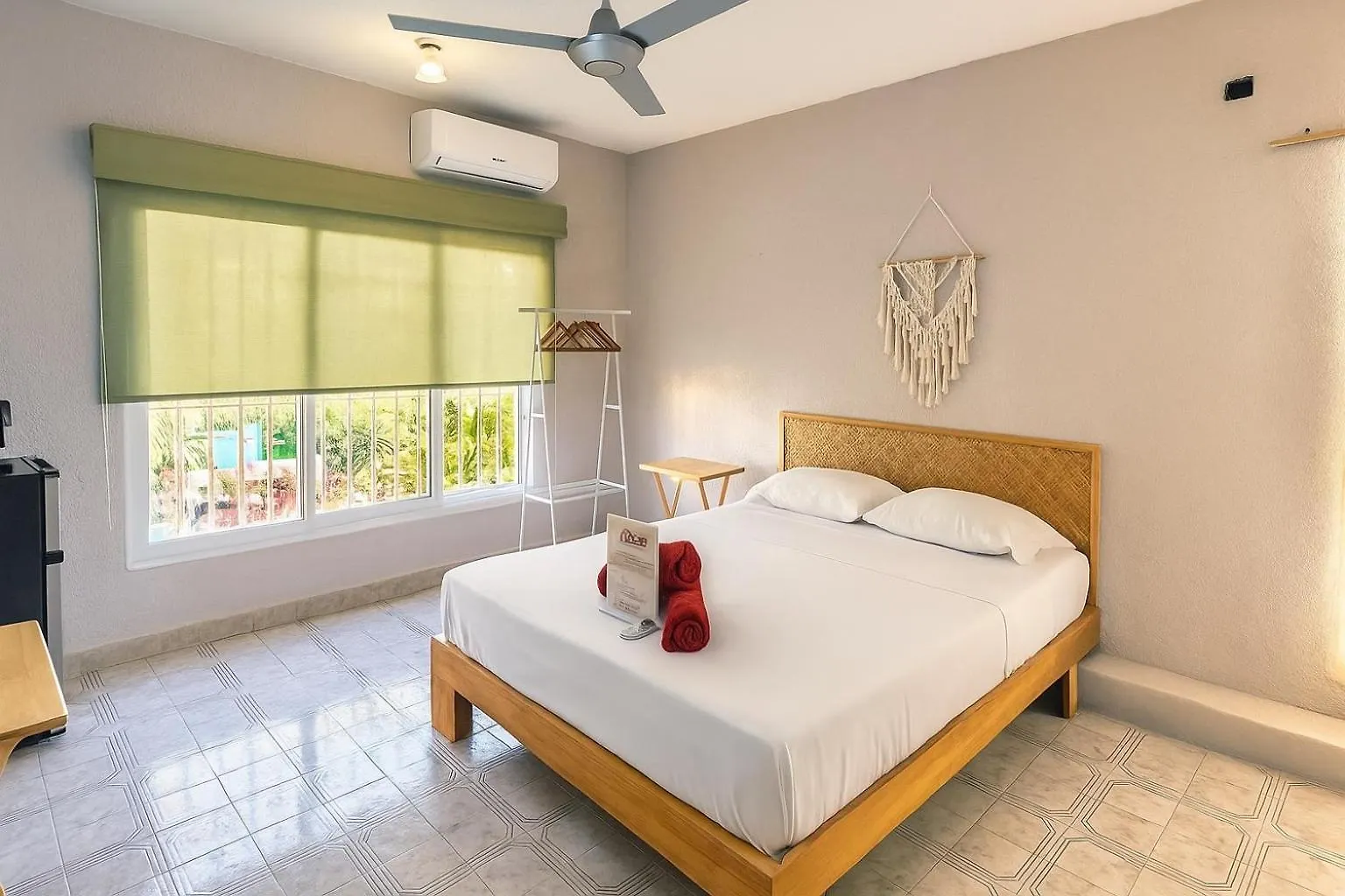 Burgos Studio Cancún 0*,  México